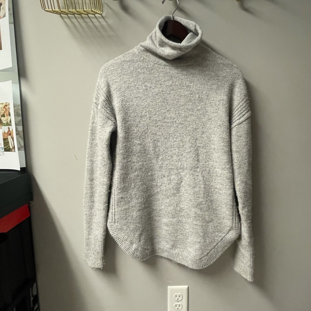 Cozy Grey Turtleneck, Edge Details